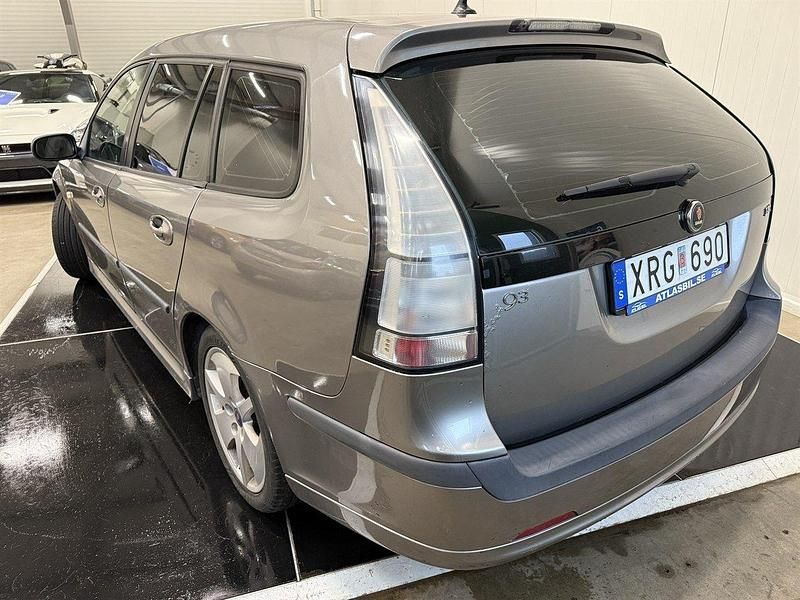 Begagnad Saab 9-3 Linear 150 HK (110 kW) 2006 Ljusgrå Kombi