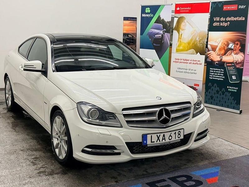 Begagnad Mercedes C180 156 HK (114 kW) 2011 Vit Sportkupé