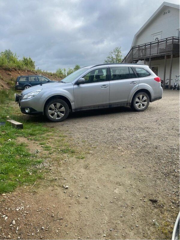 Silver Begagnad 2012 Subaru Outback SUV | 38 000 kr (Lite dyr) - Bild 1/1