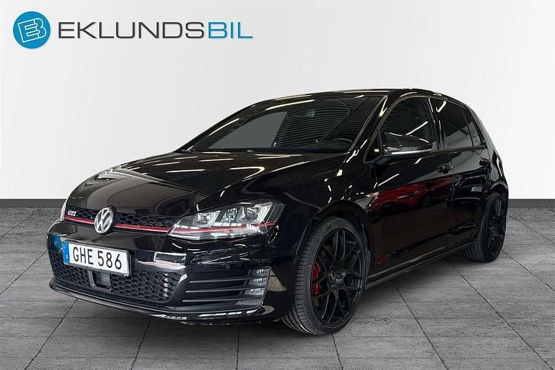 Svart Begagnad 2014 VW Golf VII GTI Halvkombi | 149 900 kr (Marknadspris) - Bild 1/4