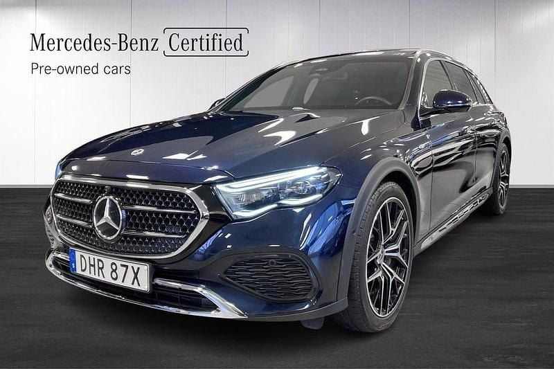 Blå Begagnad 2025 Mercedes E300 Kombi | 729 000 kr (Lite dyr) - Bild 1/4