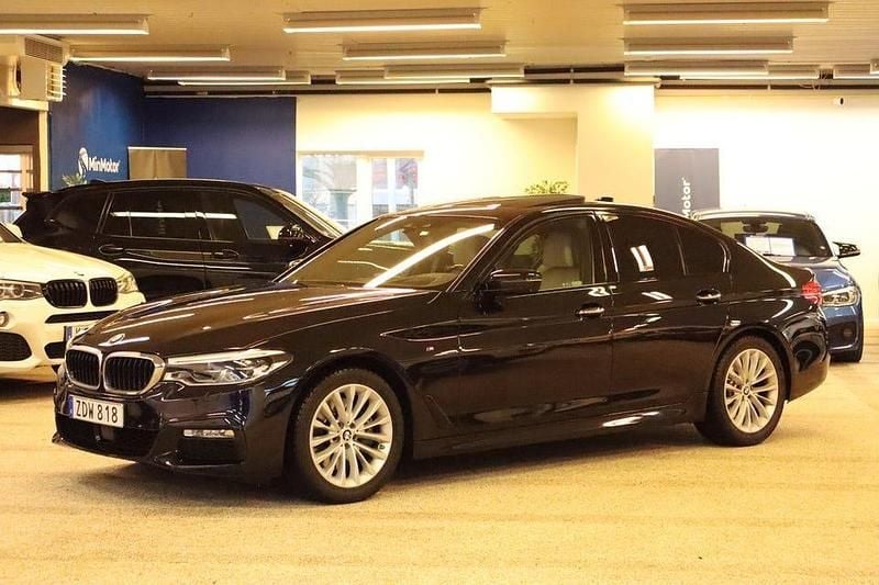 Svart Begagnad 2018 BMW 530 M Sport Sedan | 349 000 kr (Marknadspris) - Bild 1/4