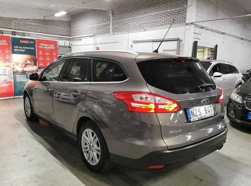 Begagnad Ford Focus Titanium 150 HK (110 kW) 2013 Brun Kombi