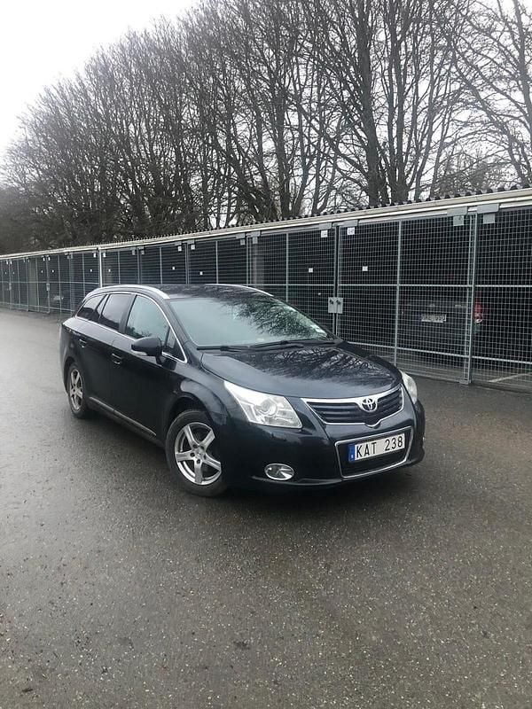 Begagnad Toyota Avensis Multidrive S 147 HK (108 kW) 2011 Kombi