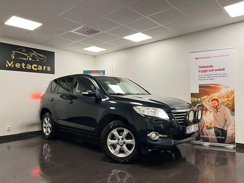 Blå Begagnad 2011 Toyota RAV4 SUV | 115 900 kr (Bra pris) - Bild 1/4