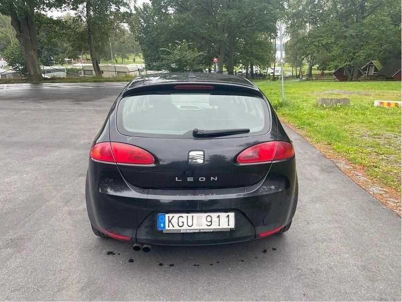 Svart Begagnad 2006 Seat Leon Halvkombi | 18 000 kr (Lite dyr) - Bild 1/4