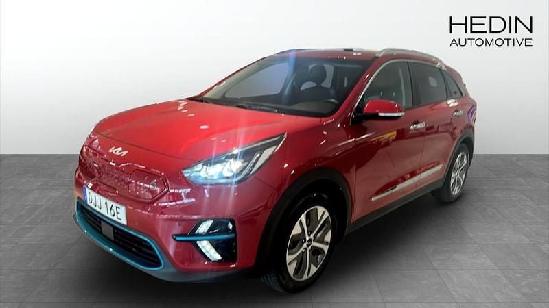Röd (red) Begagnad 2022 Kia e-Niro Advance SUV | 279 500 kr (Lite dyr) - Bild 1/4