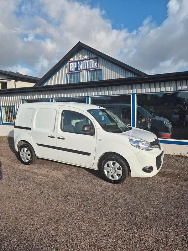 Vit Begagnad 2018 Renault Kangoo Minibuss | 79 000 kr (Superpris) - Bild 1/4