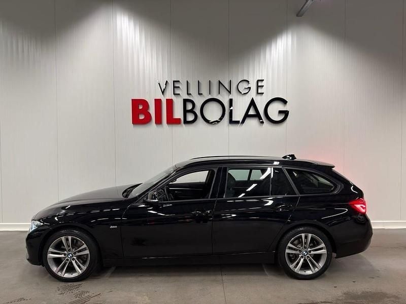Begagnad BMW 330 Sport Line 252 HK (185 kW) 2018 Svart Kombi