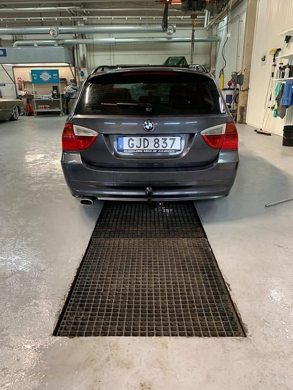 Begagnad BMW 320 177 HK (130 kW) 2008 Kombi