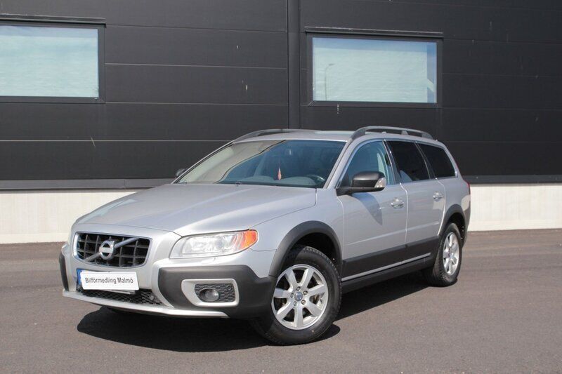 Ljusgrå Begagnad 2013 Volvo XC70 SUV | 89 900 kr (Bra pris) - Bild 1/4