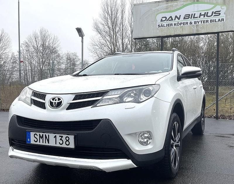 Begagnad Toyota RAV4 152 HK (111 kW) 2015 Vit SUV