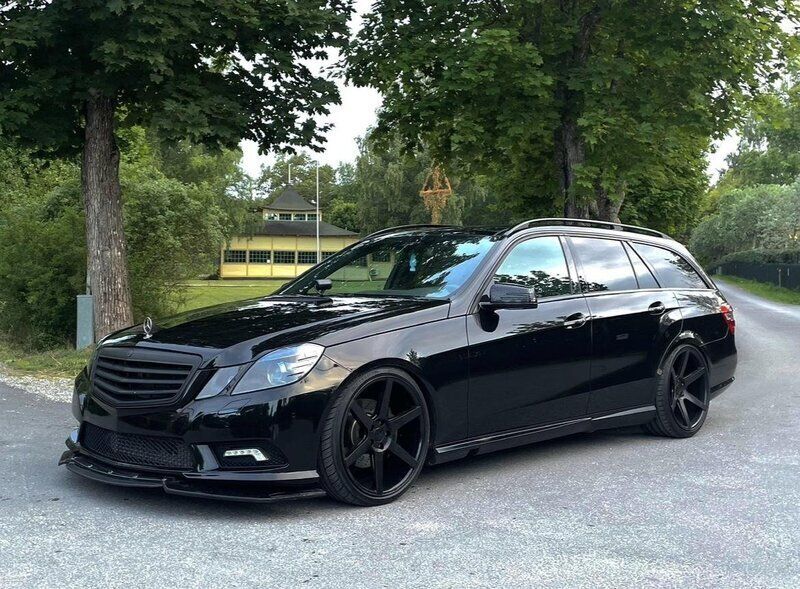Svart Begagnad 2011 Mercedes E350 AMG Kombi | 100 000 kr (Marknadspris) - Bild 1/4