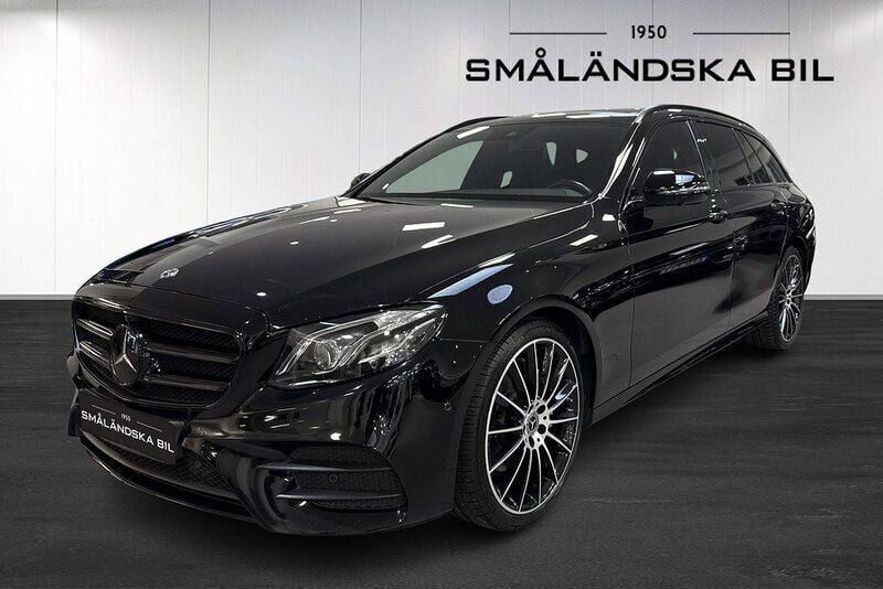 Svart Begagnad 2018 Mercedes E220 AMG line Kombi | 349 000 kr (Lite dyr) - Bild 1/4