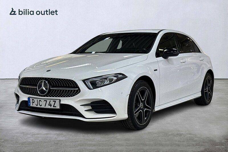 Vit Begagnad 2021 Mercedes A250 AMG Halvkombi | 249 900 kr (Bra pris) - Bild 1/4