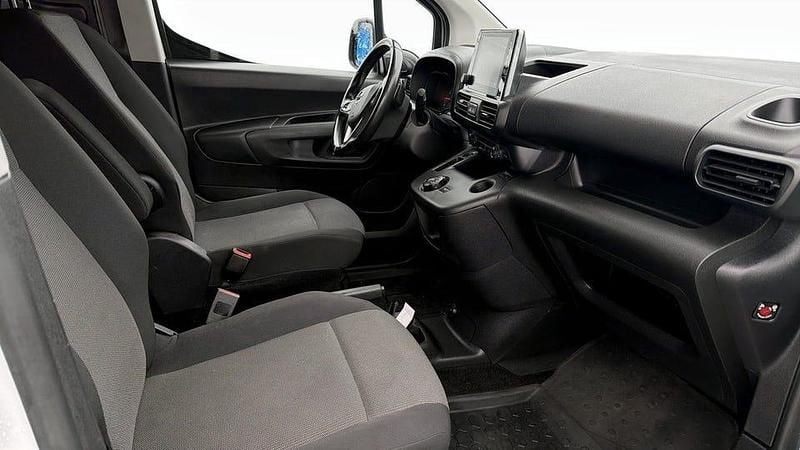 Begagnad Opel Combo 131 HK (96 kW) 2021 Vit Minibuss