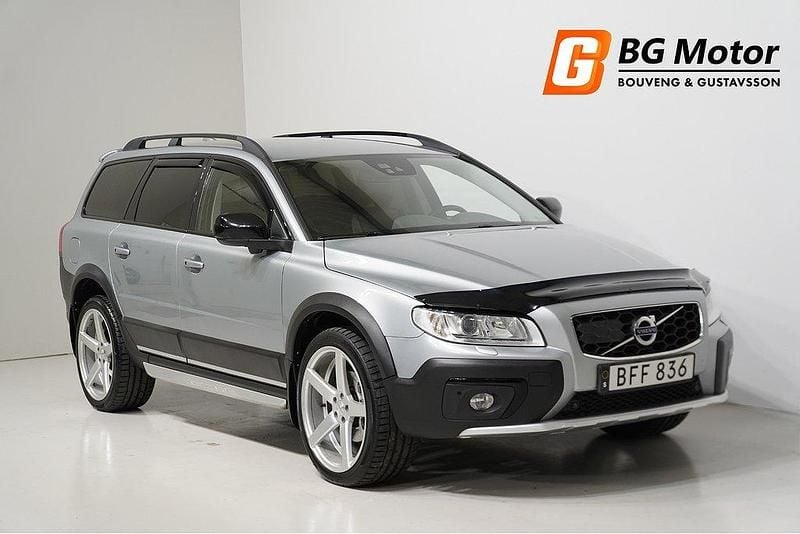 Silver Begagnad 2015 Volvo XC70 Standard SUV | 187 900 kr (Marknadspris) - Bild 1/4