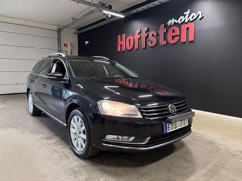 Svart Begagnad 2012 VW Passat Kombi | 49 900 kr (Bra pris) - Bild 1/4