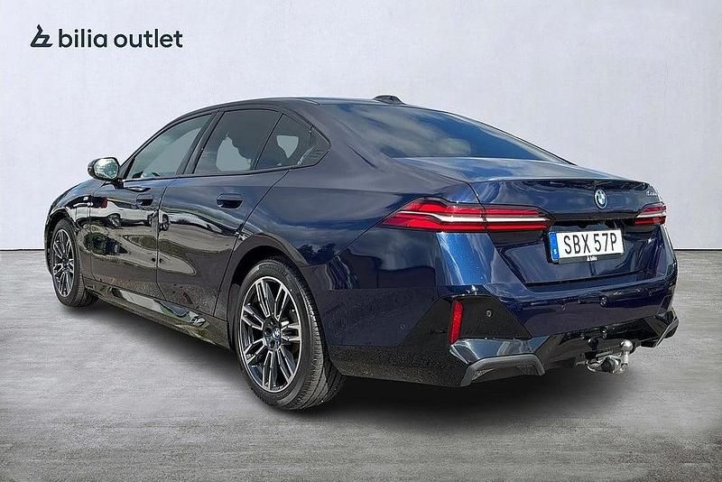 Begagnad BMW 530e M Sport 300 HK (220 kW) 2023 Blå Sedan