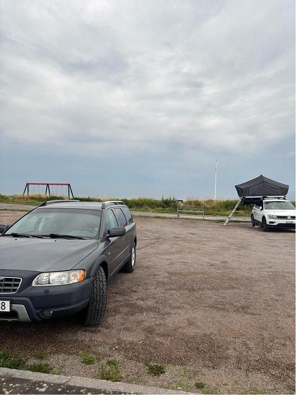 Grå Begagnad 2005 Volvo XC70 Kinetic Kombi | 40 000 kr (Lite dyr) - Bild 1/4