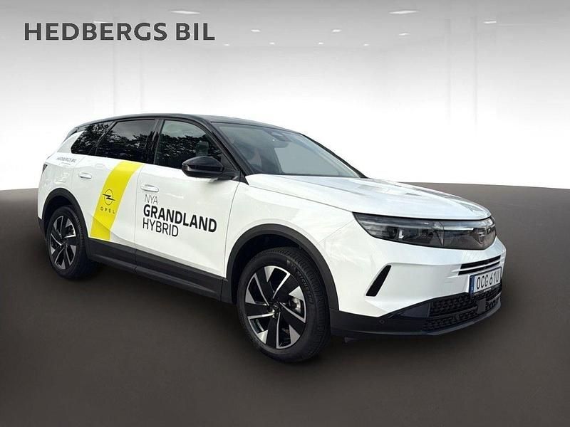 Vit Begagnad 2024 Opel Grandland X SUV | 399 500 kr (Superpris) - Bild 1/4