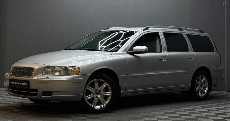 Ljusgrå (grå) Begagnad 2008 Volvo V70 Standard Kombi | 49 900 kr (Marknadspris) - Bild 1/4