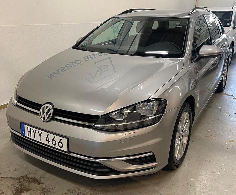 Silver Begagnad 2017 VW Golf VII Kombi | 139 000 kr (Marknadspris) - Bild 1/4