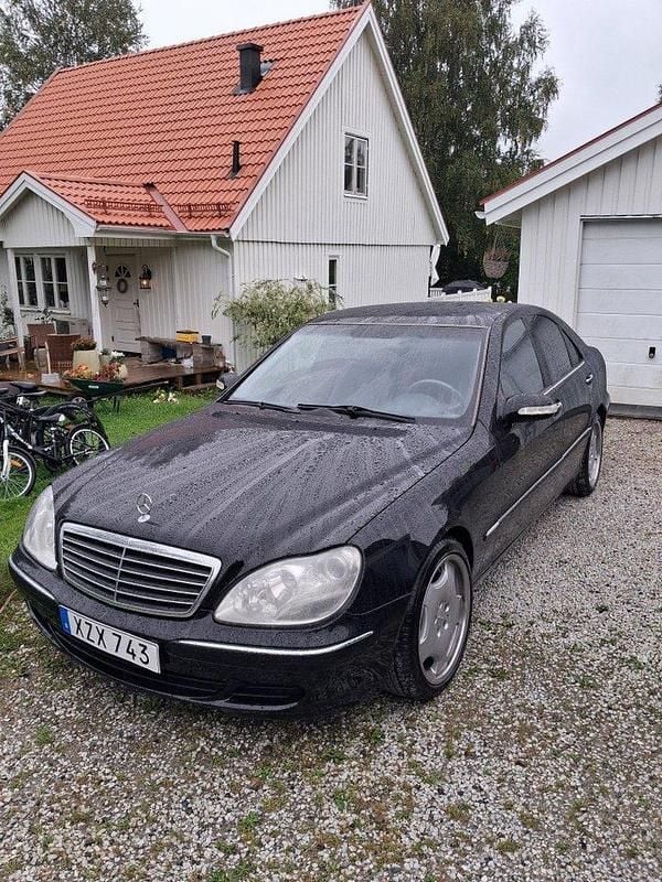 Svart Begagnad 2003 Mercedes S500 Sedan | 53 000 kr - Bild 1/4
