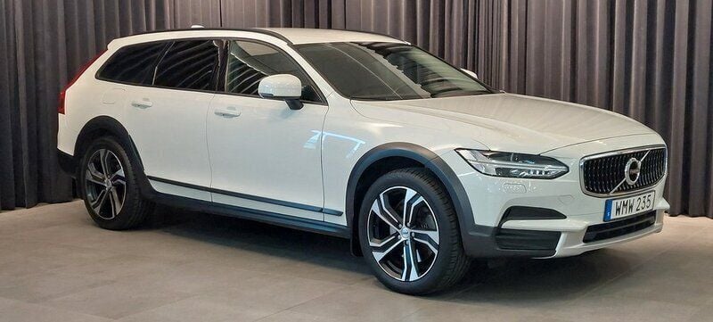 Svart Begagnad 2017 Volvo V90 CC Kombi | 319 900 kr - Bild 1/4