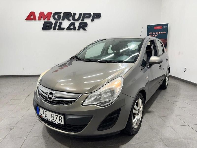Brun Begagnad 2011 Opel Corsa Enjoy Halvkombi | 39 900 kr (Marknadspris) - Bild 1/4
