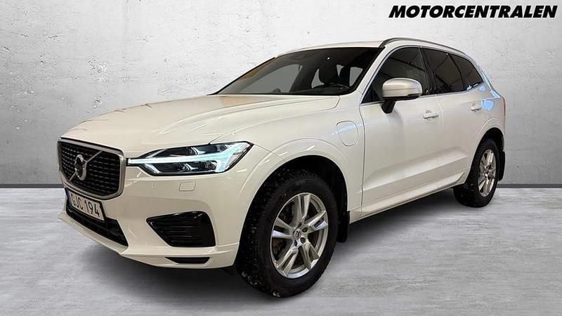 Vit Begagnad 2018 Volvo XC60 R-Design SUV | 329 900 kr (Marknadspris) - Bild 1/4