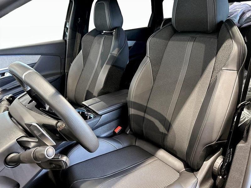 Begagnad Peugeot 5008 GTi 131 HK (96 kW) 2023 Svart Minibuss