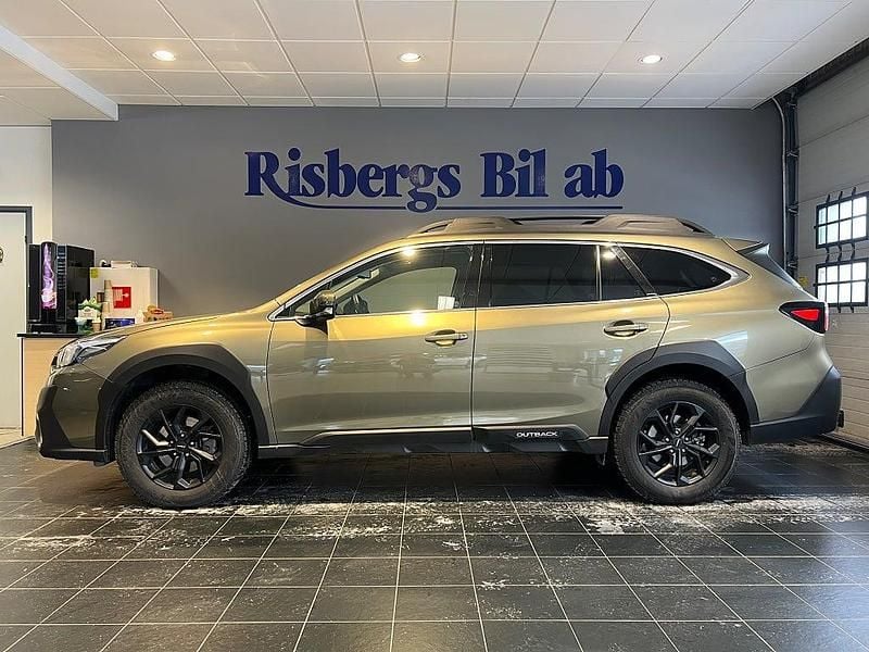 Grön Begagnad 2024 Subaru Outback Kombi | 399 900 kr (Superpris) - Bild 1/4