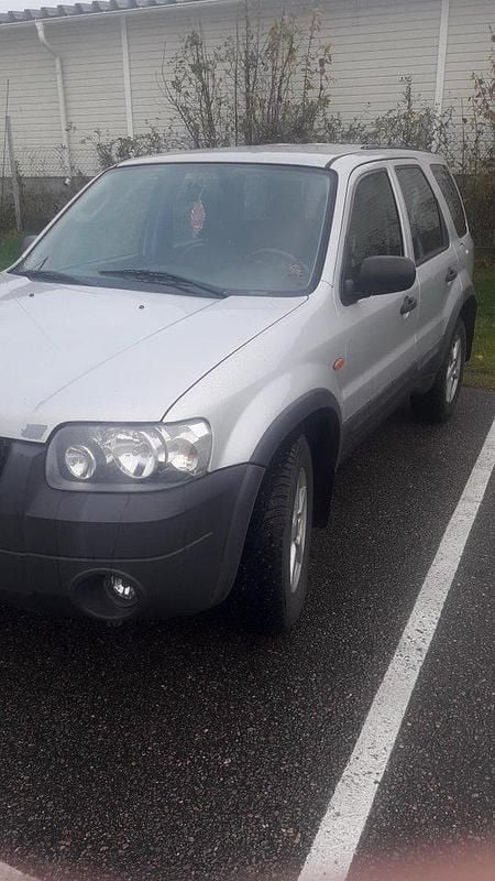 Grå Begagnad 2005 Ford Maverick SUV | 35 000 kr - Bild 1/2