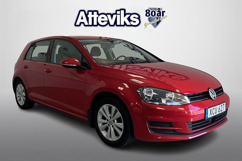 Röd Begagnad 2016 VW Golf VII Halvkombi | 129 000 kr (Marknadspris) - Bild 1/4