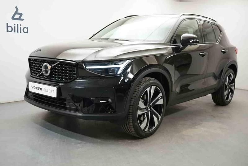 Svart Begagnad 2026 Volvo XC40 SUV | 469 900 kr - Bild 1/1