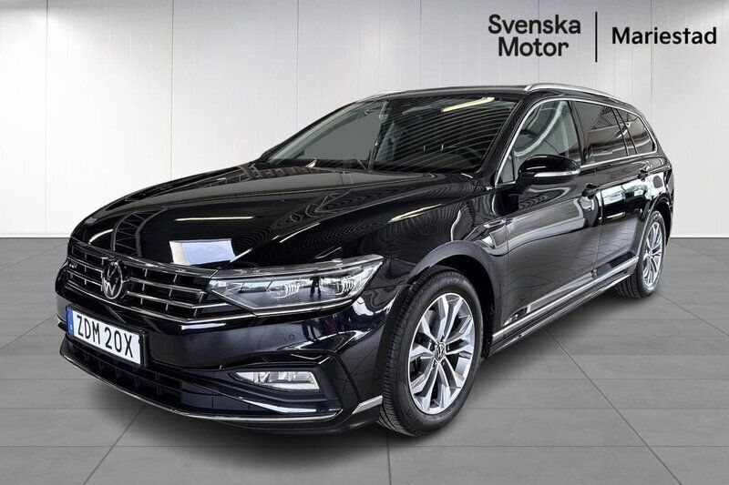 Svart Begagnad 2021 VW Passat GT Kombi | 294 900 kr (Marknadspris) - Bild 1/4