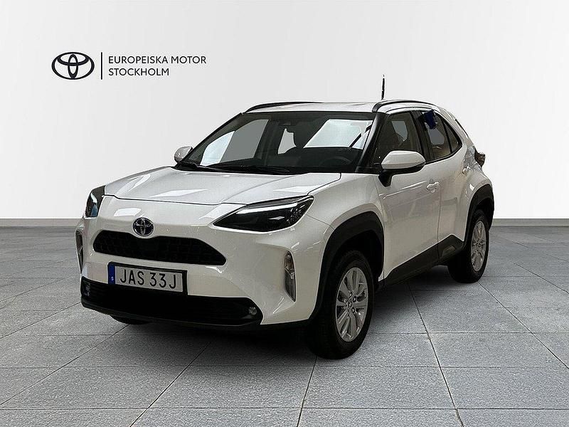 Vit Begagnad 2023 Toyota Yaris Cross Active SUV | 269 900 kr (Marknadspris) - Bild 1/4