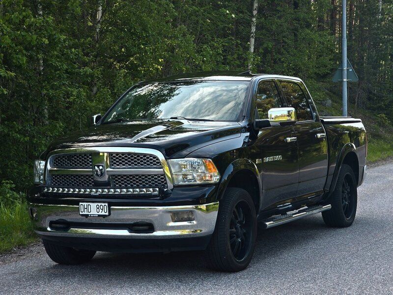 Svart Begagnad 2012 Dodge Ram Pickup | 229 999 kr (Bra pris) - Bild 1/4
