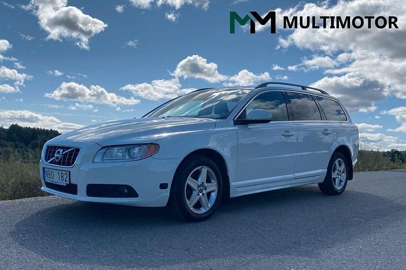 Vit Begagnad 2013 Volvo V70 Momentum Kombi | 79 900 kr (Marknadspris) - Bild 1/4