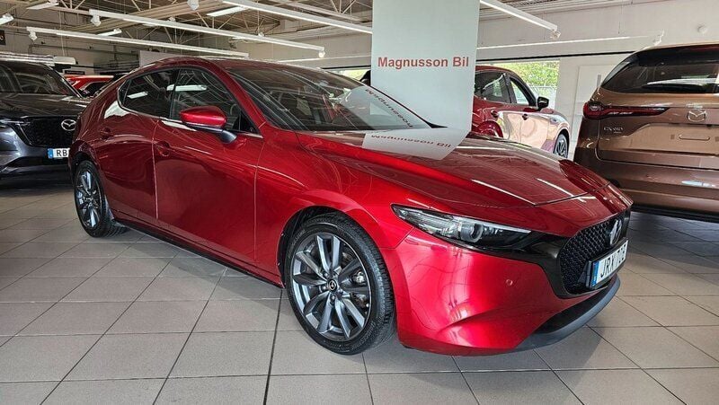 Röd Begagnad 2019 Mazda 3 Sky Halvkombi | 199 000 kr (Marknadspris) - Bild 1/3