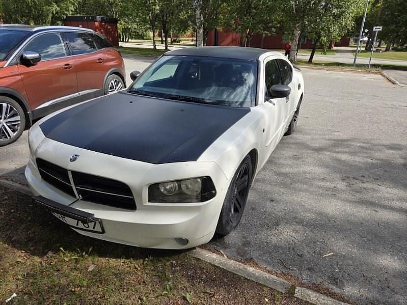Vit Begagnad 2006 Dodge Charger Sedan | 55 000 kr - Bild 1/4