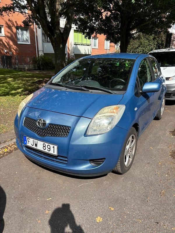 Begagnad 2007 Toyota Yaris Halvkombi | 45 000 kr (Superpris) - Bild 1/4