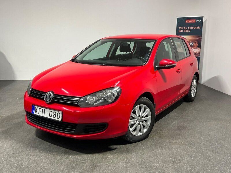 Röd Begagnad 2010 VW Golf VI Halvkombi | 69 900 kr (Marknadspris) - Bild 1/4