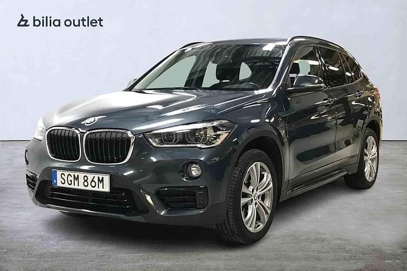 Grå Begagnad 2019 BMW X1 SUV | 219 900 kr (Bra pris) - Bild 1/1