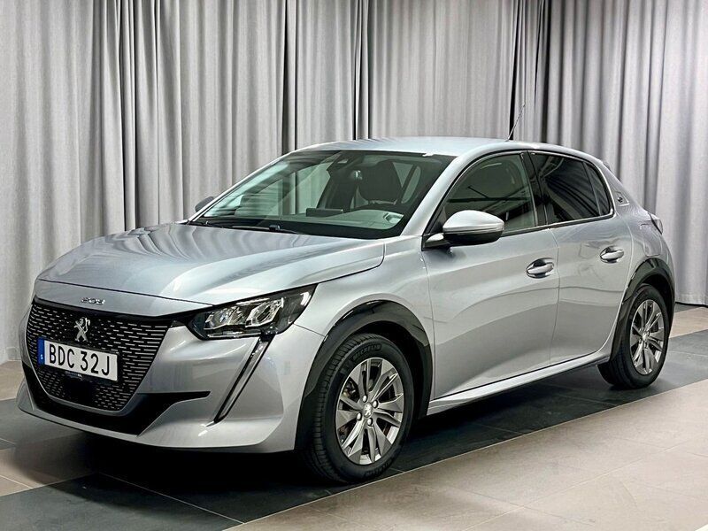 Grå Begagnad 2021 Peugeot e-208 Allure Halvkombi | 189 900 kr (Marknadspris) - Bild 1/4