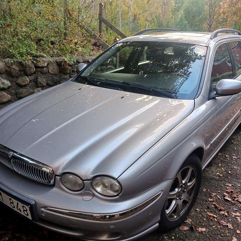 Silver Begagnad 2004 Jaguar X-type Kombi | 25 500 kr - Bild 1/4