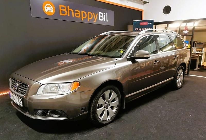 Grå Begagnad 2009 Volvo V70 Summum Kombi | 94 900 kr (Marknadspris) - Bild 1/4