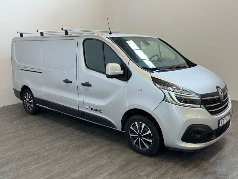 Silver Begagnad 2020 Renault Trafic Van | 189 000 kr (Bra pris) - Bild 1/4