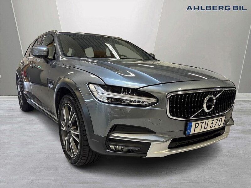 Grå Begagnad 2017 Volvo V90 CC Pro Kombi | 284 500 kr (Marknadspris) - Bild 1/3
